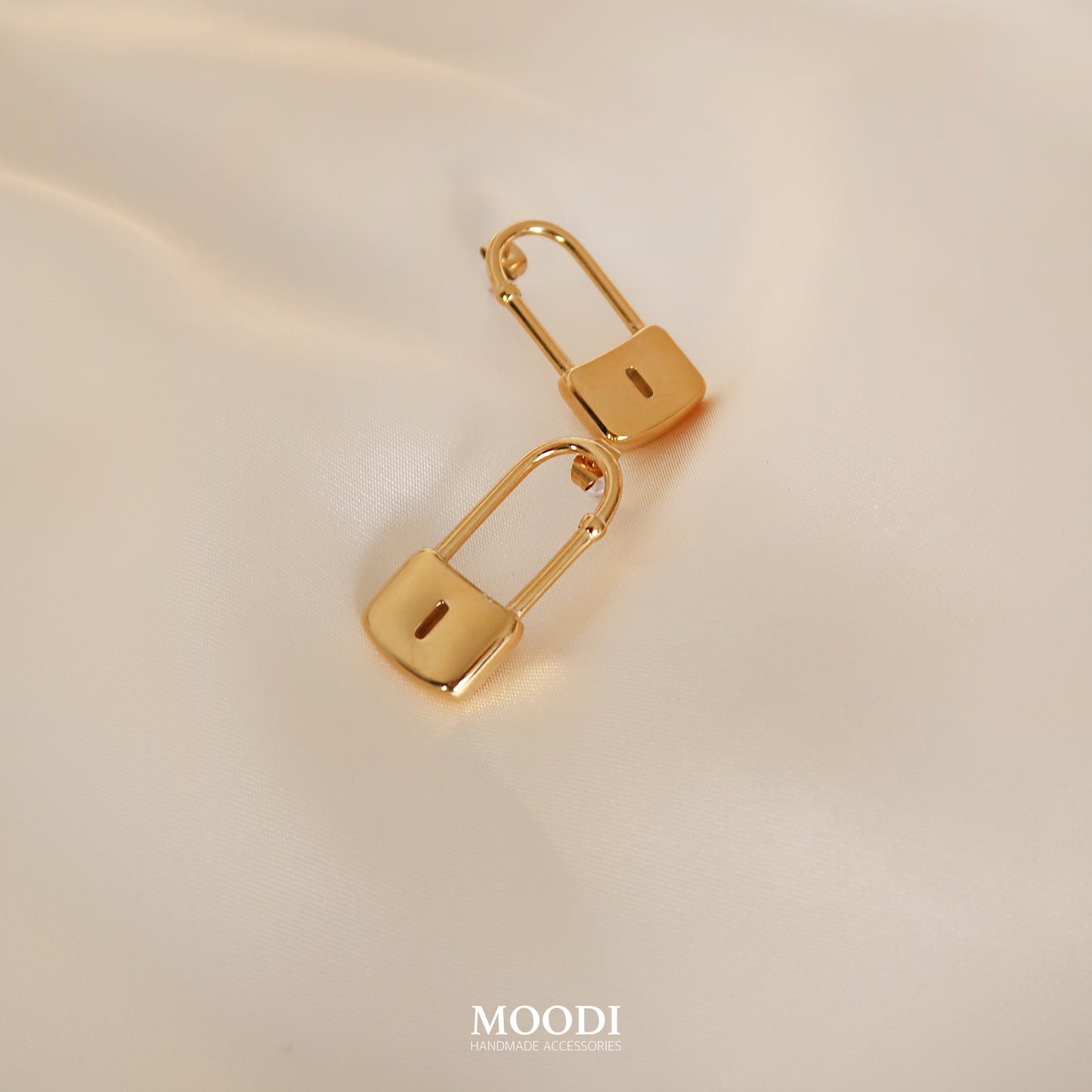 Обеци "Small Padlocks pin"