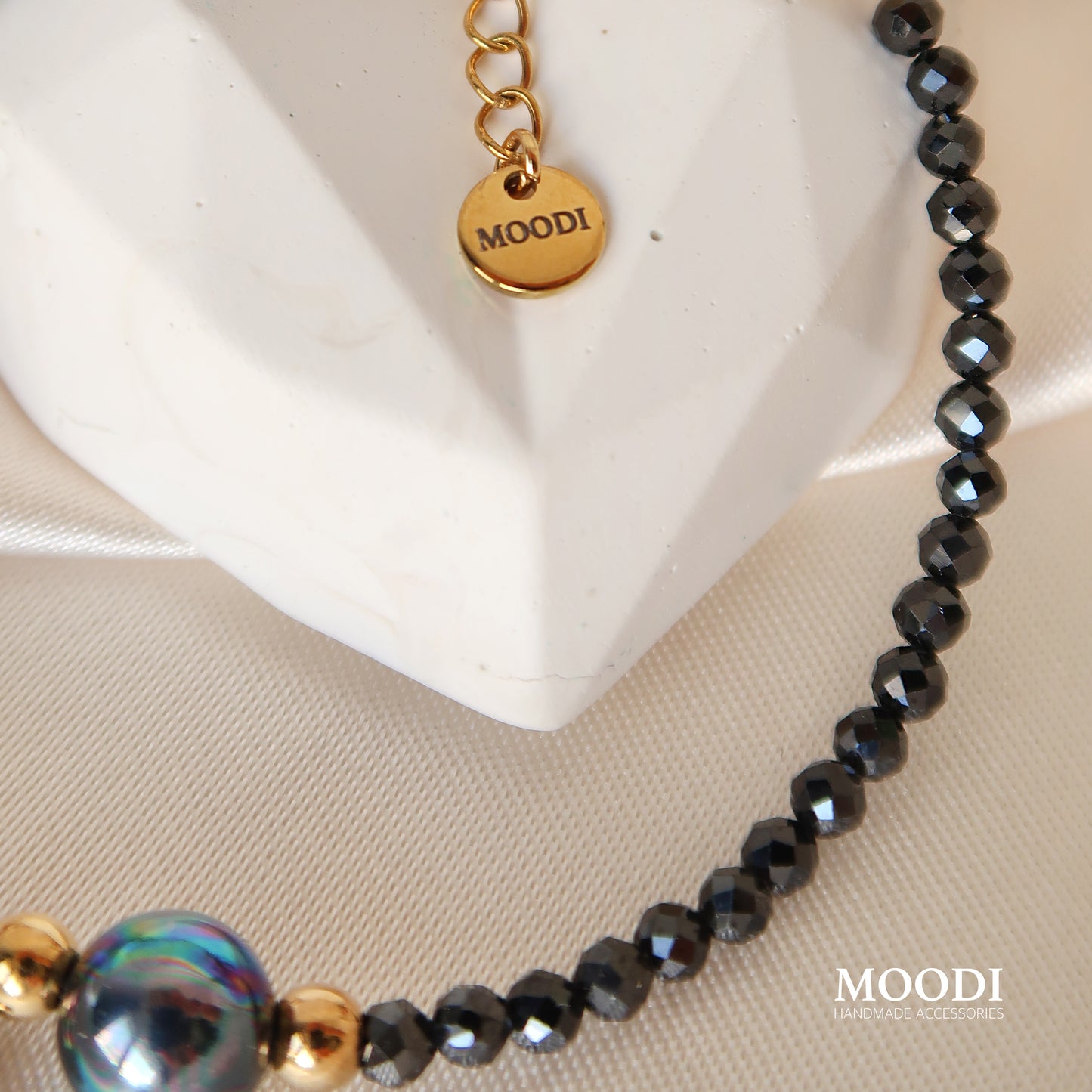 Гривна от Черен турмалин Звезда