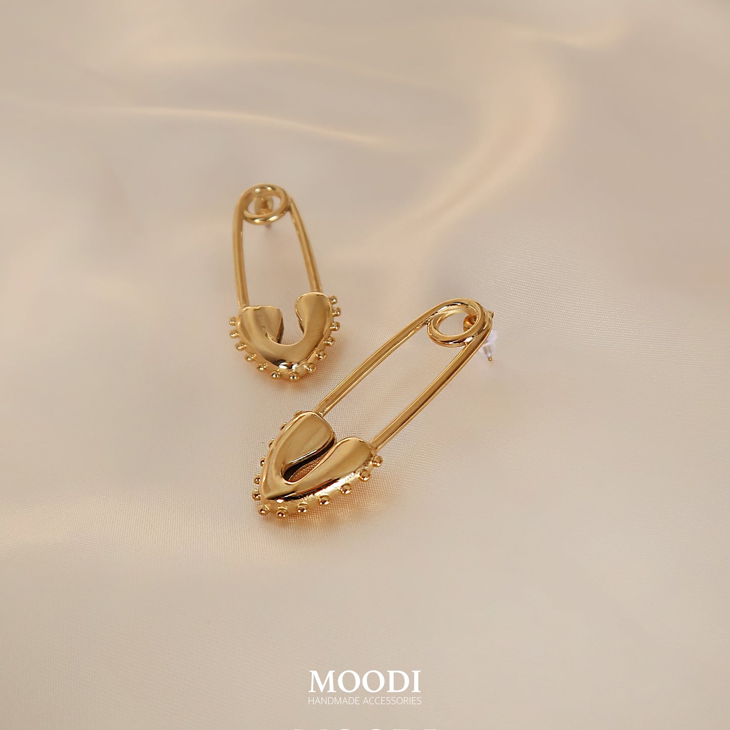 Обеци "Large Secret pin"