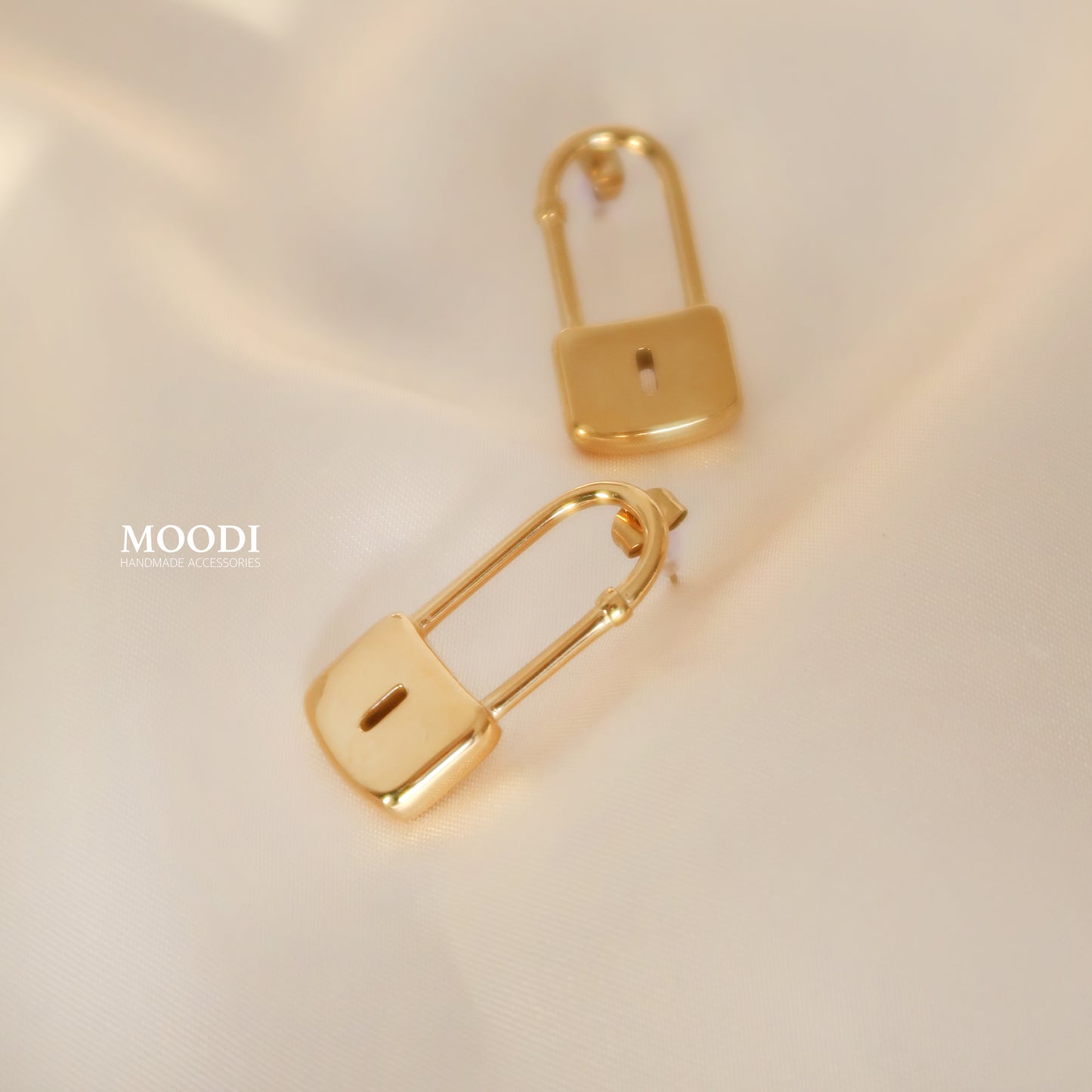 Обеци "Small Padlocks pin"