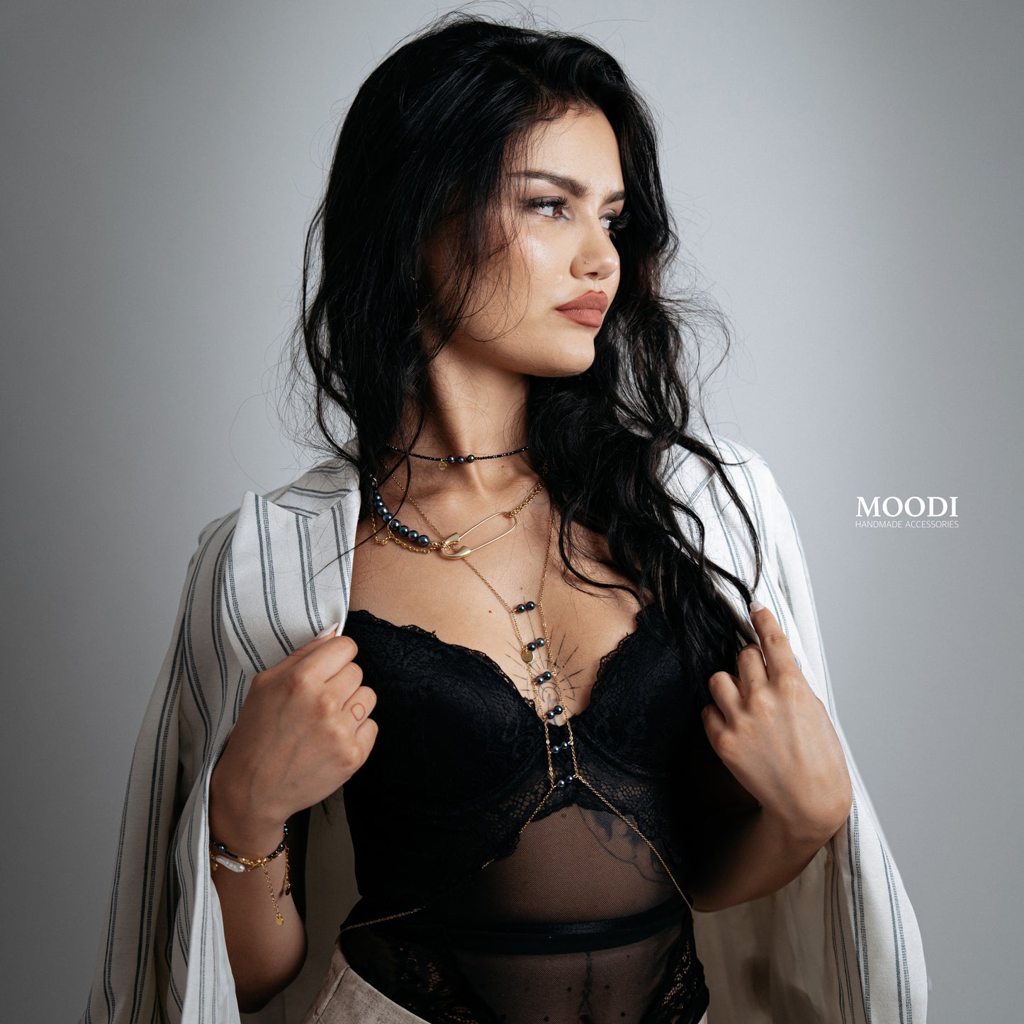 Kолие "Big Secret" in black