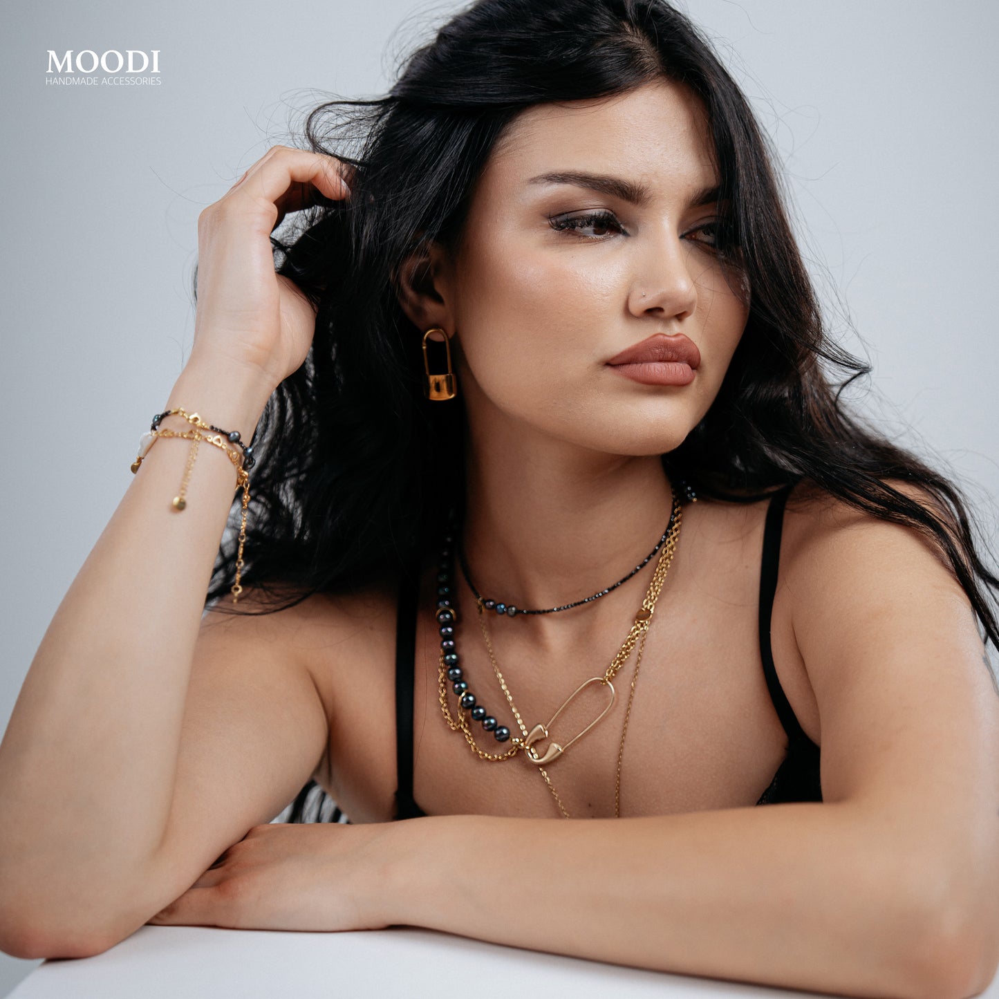 Kолие "Big Secret" in black