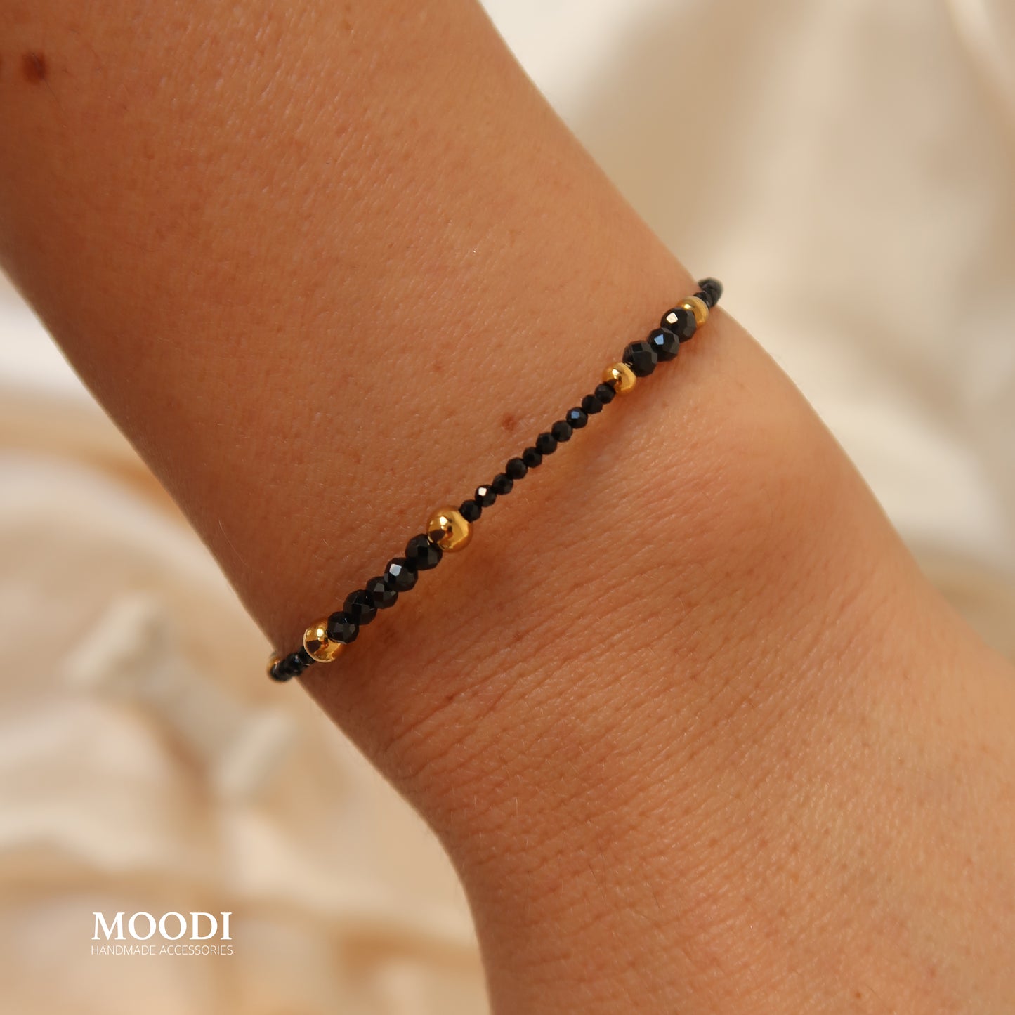 Гривна от Черен турмалин 2Thin Version