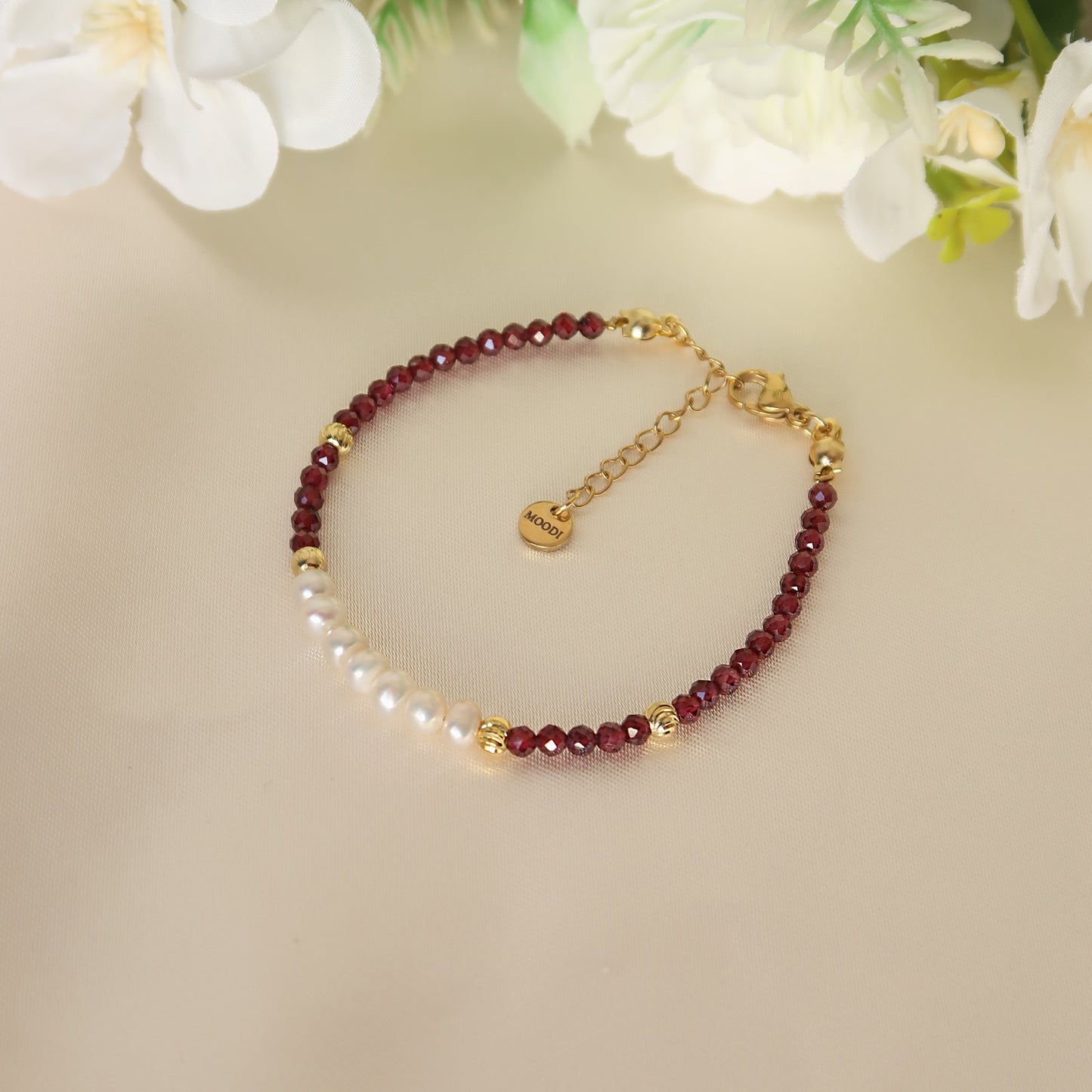 Гривна с камъни Гранат