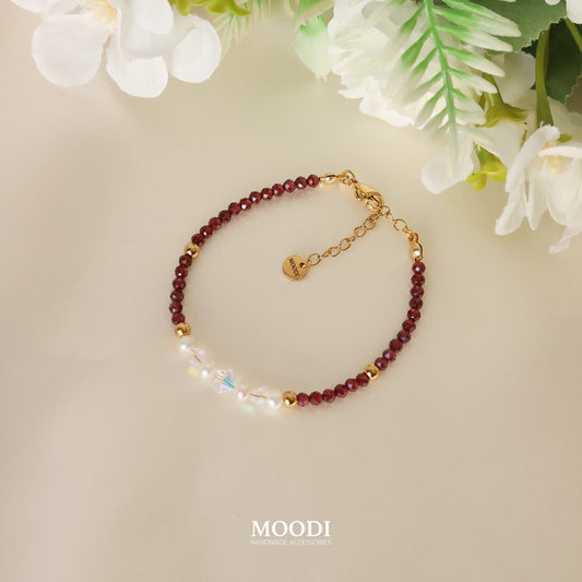 Гривна с камъни Гранат и камъни Swarovski