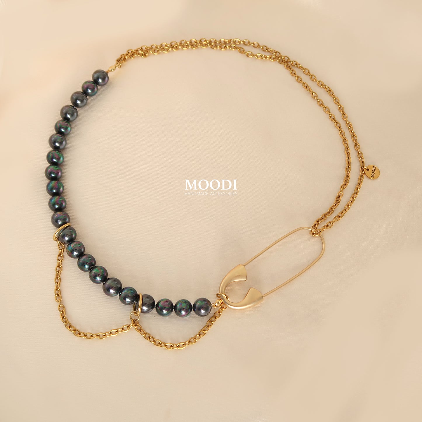 Kолие "Big Secret" in black