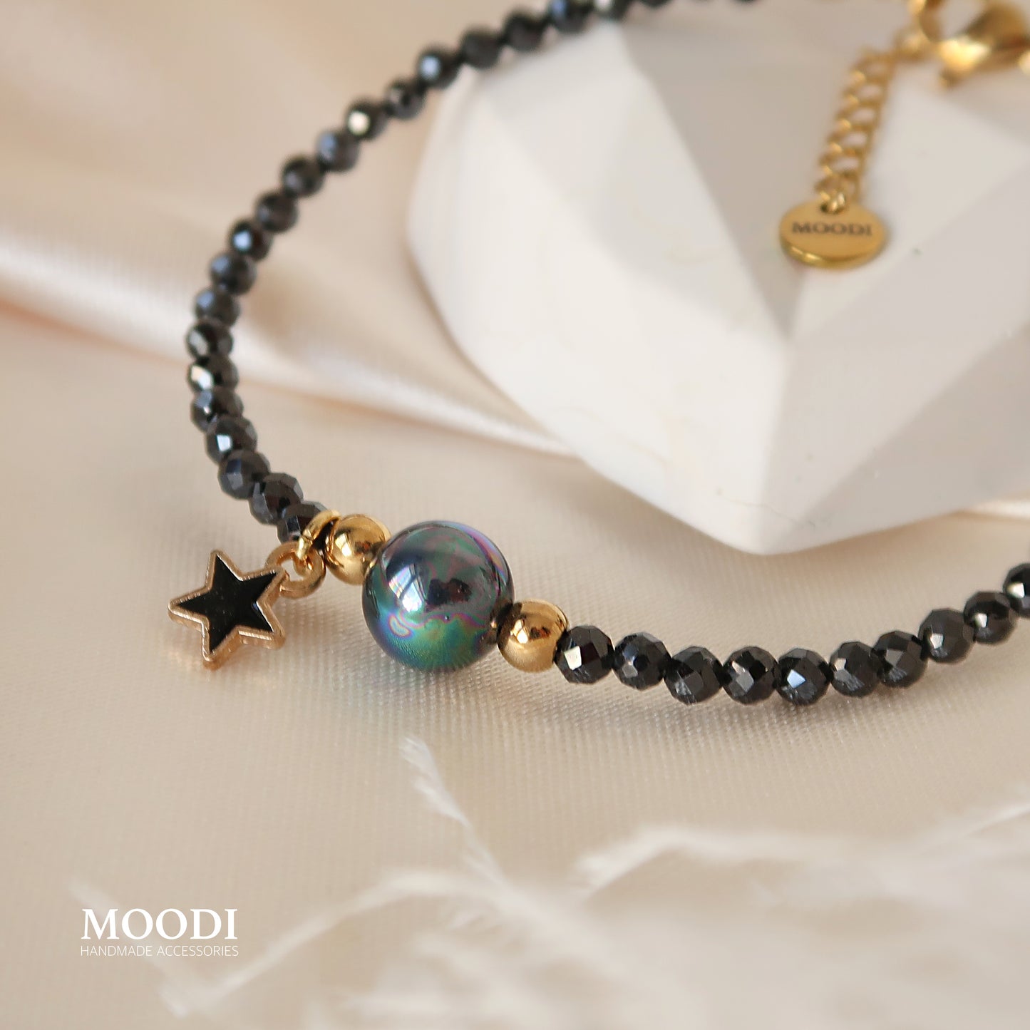 Гривна от Черен турмалин Звезда