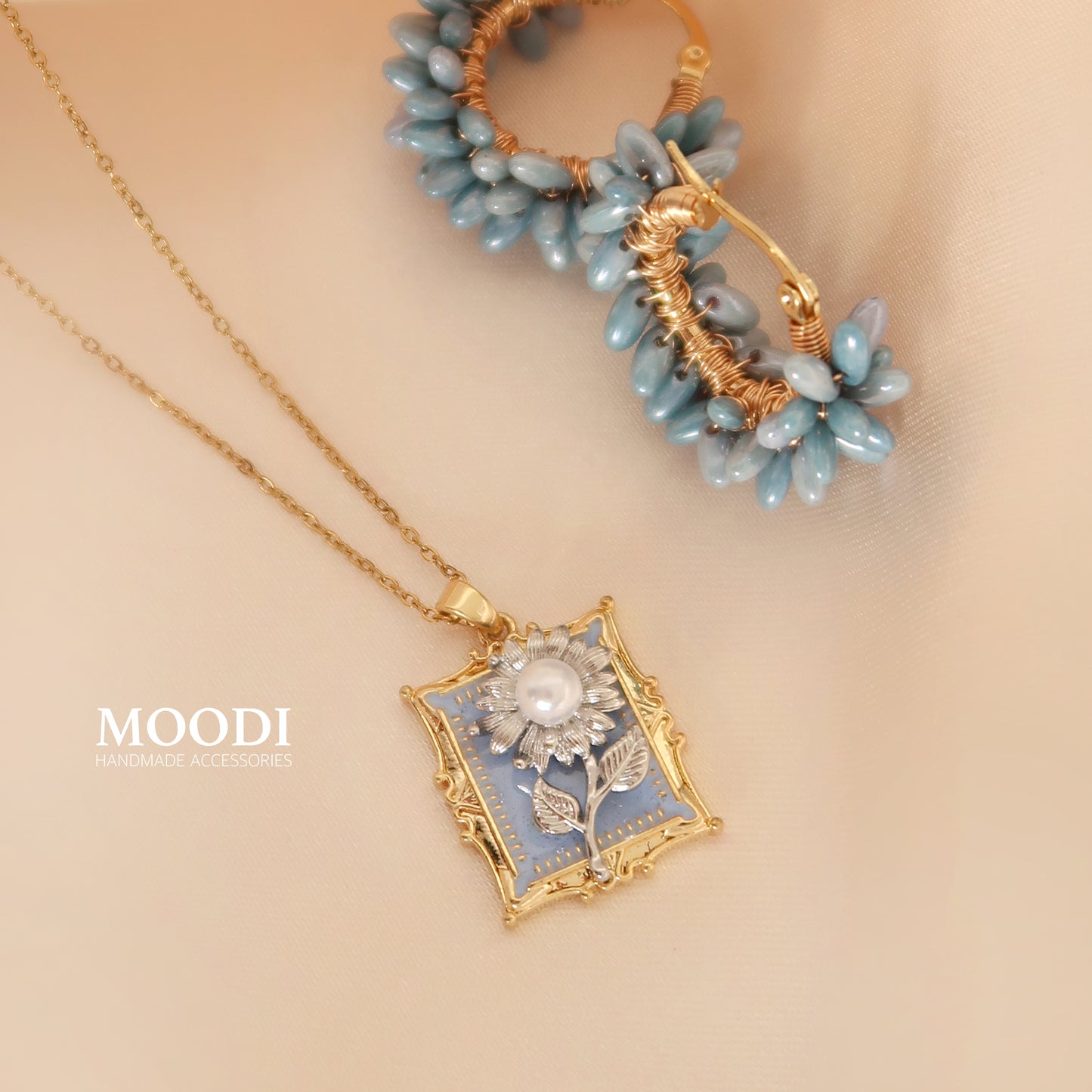 Колие "Pearl Mist flower"