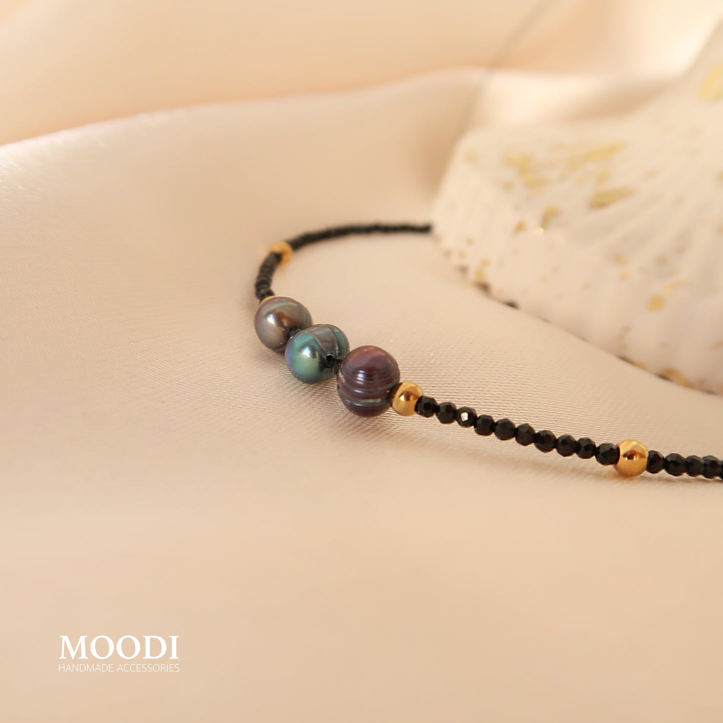 Гривна от Черен Турмалин и черни перли