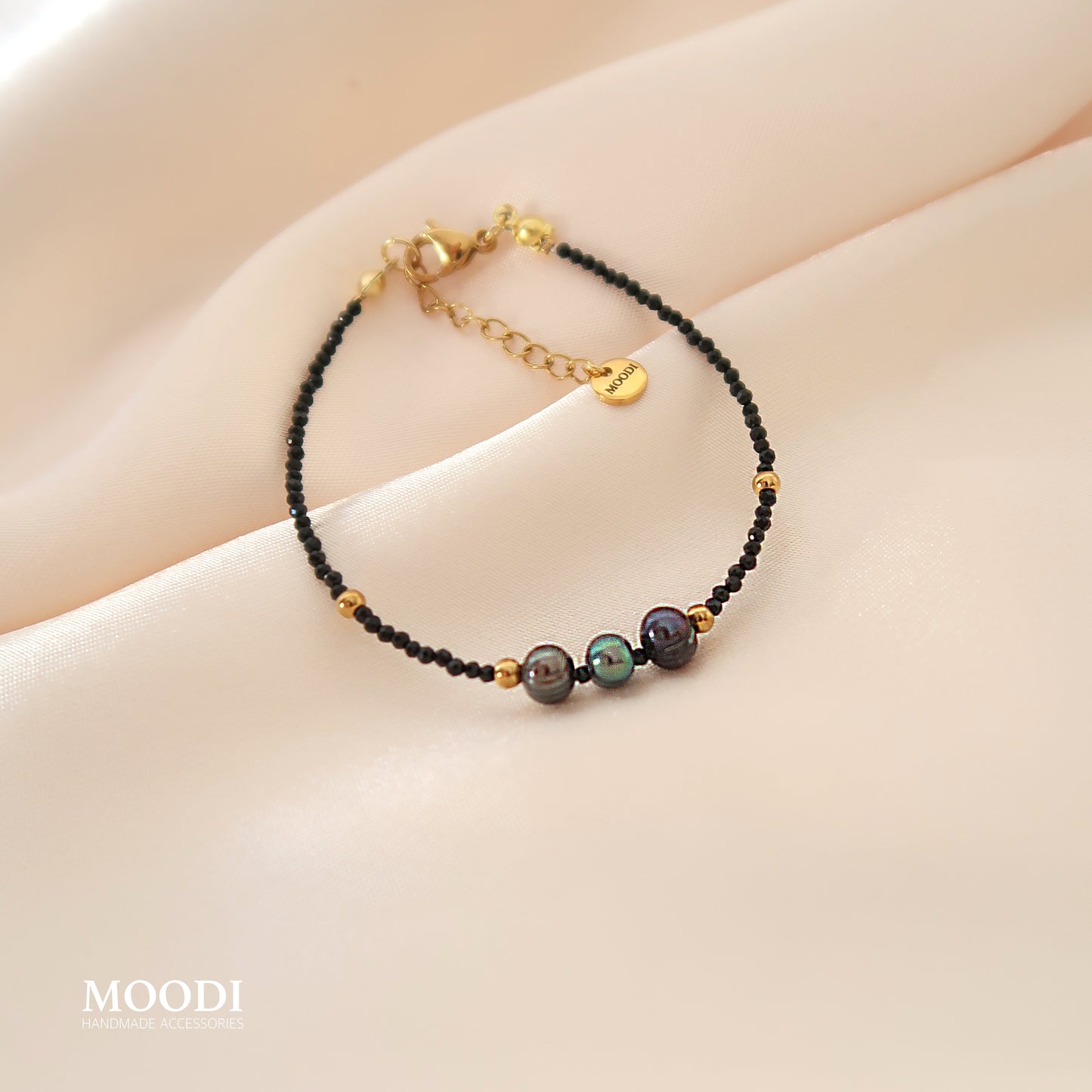 Гривна от Черен Турмалин и черни перли