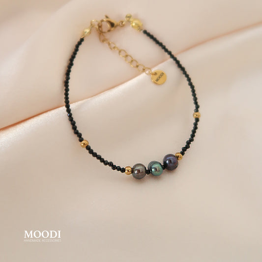 Гривна от Черен Турмалин и черни перли