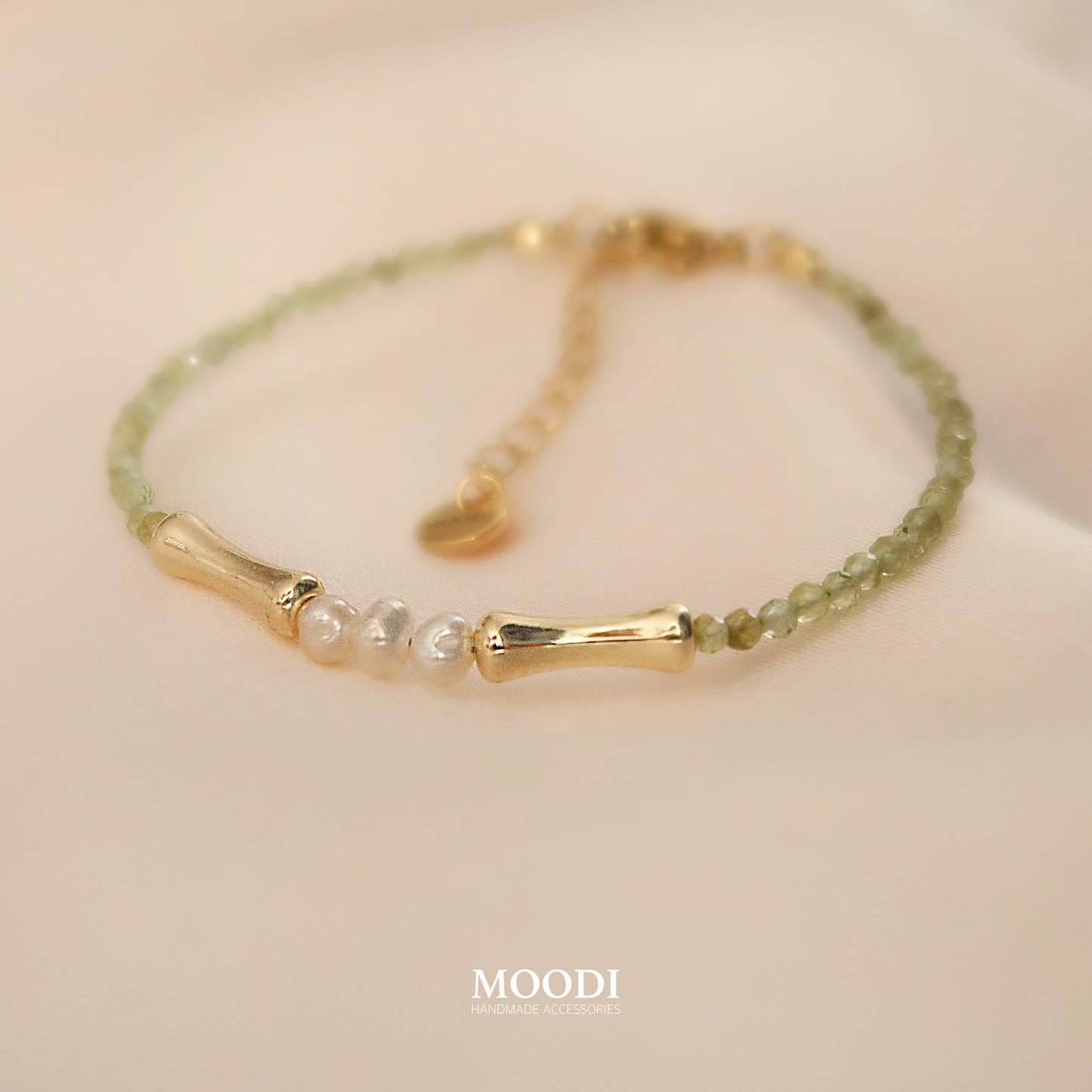 Гривна с камъни Пренит 4