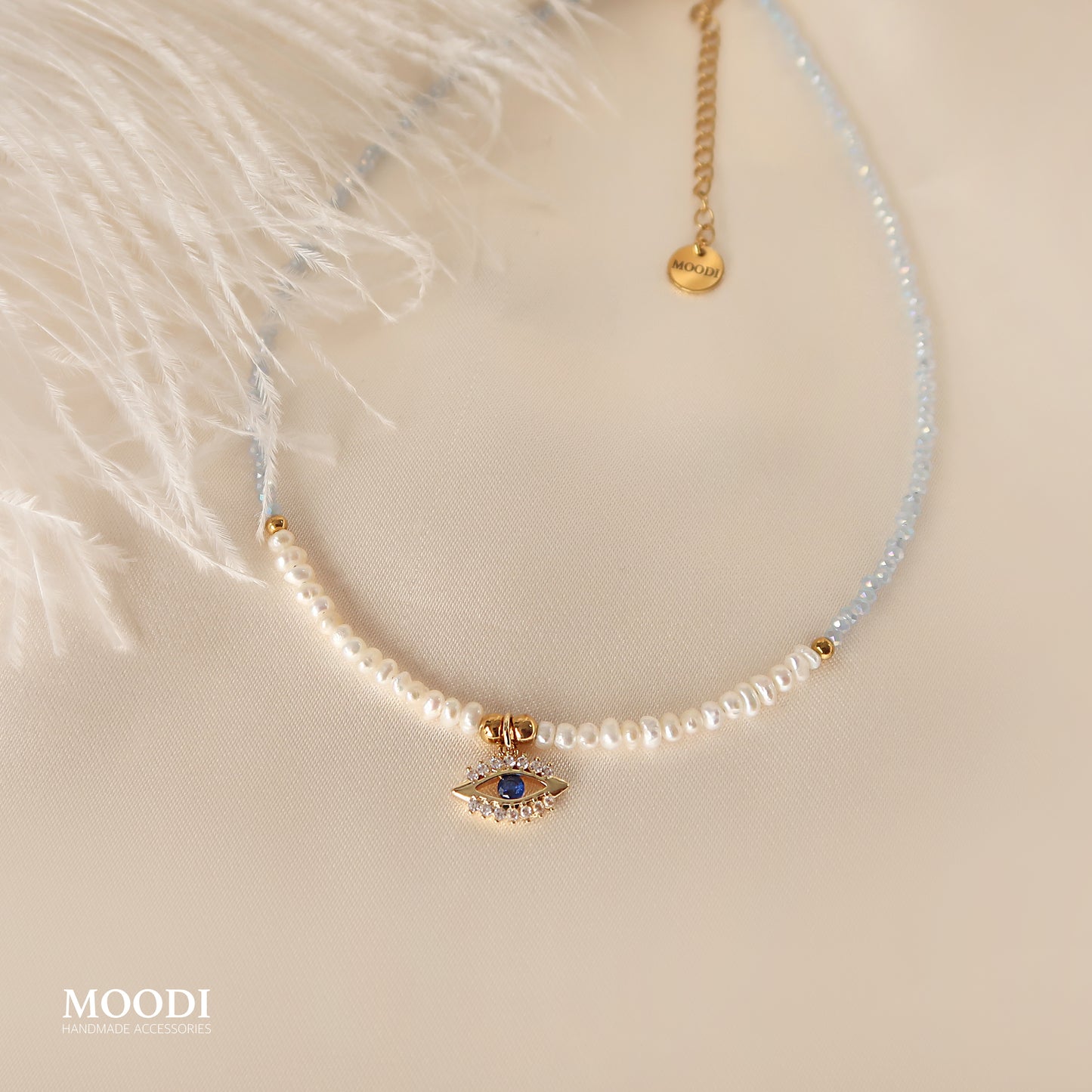 Колие "Pearls and blue eye"