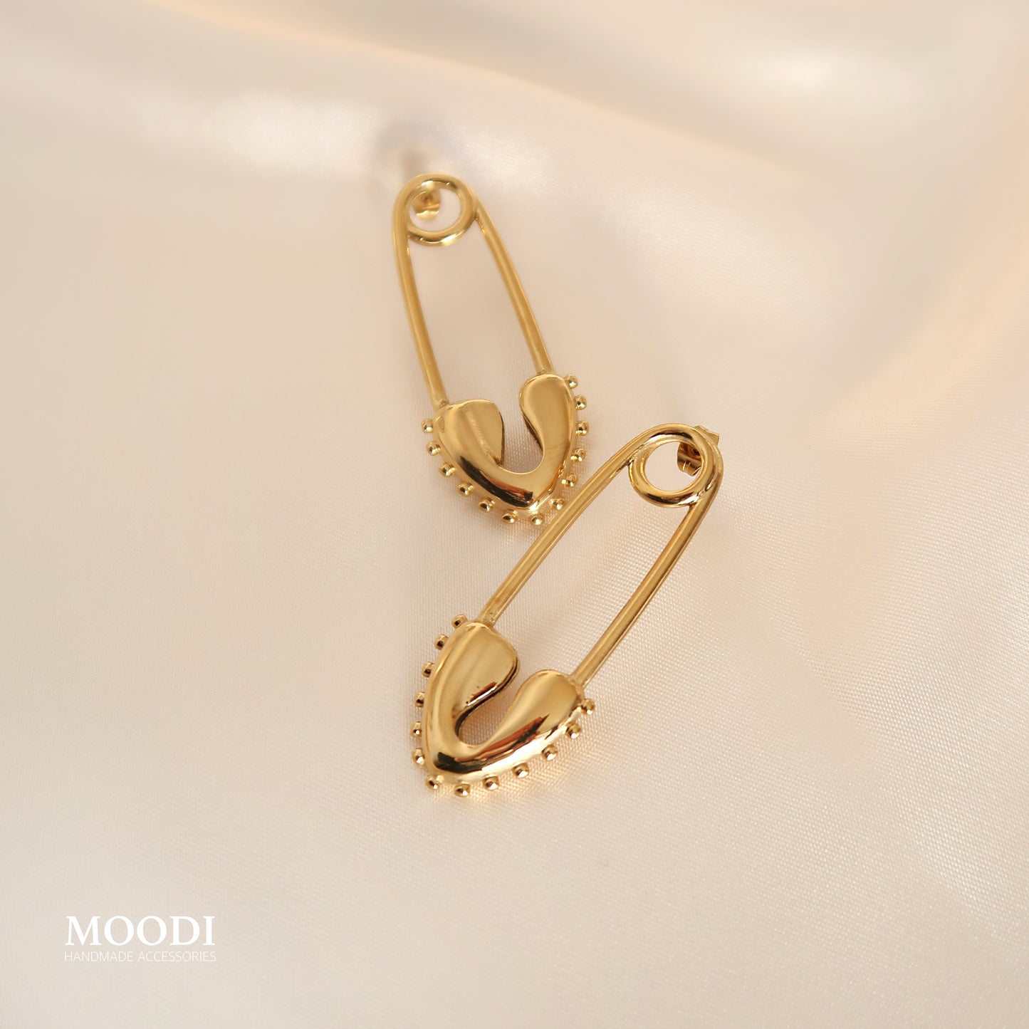 Обеци "Large Secret pin"