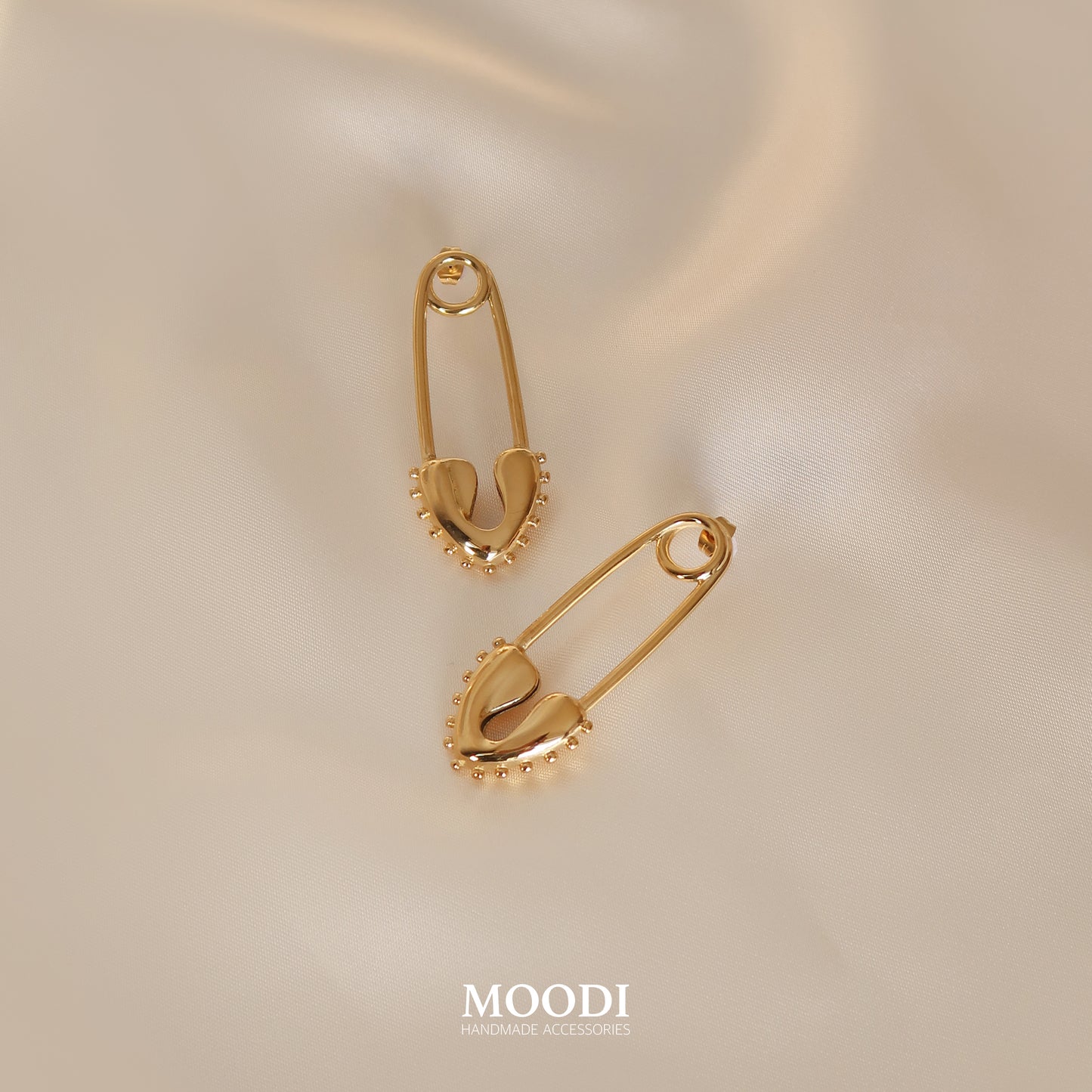 Обеци "Large Secret pin"