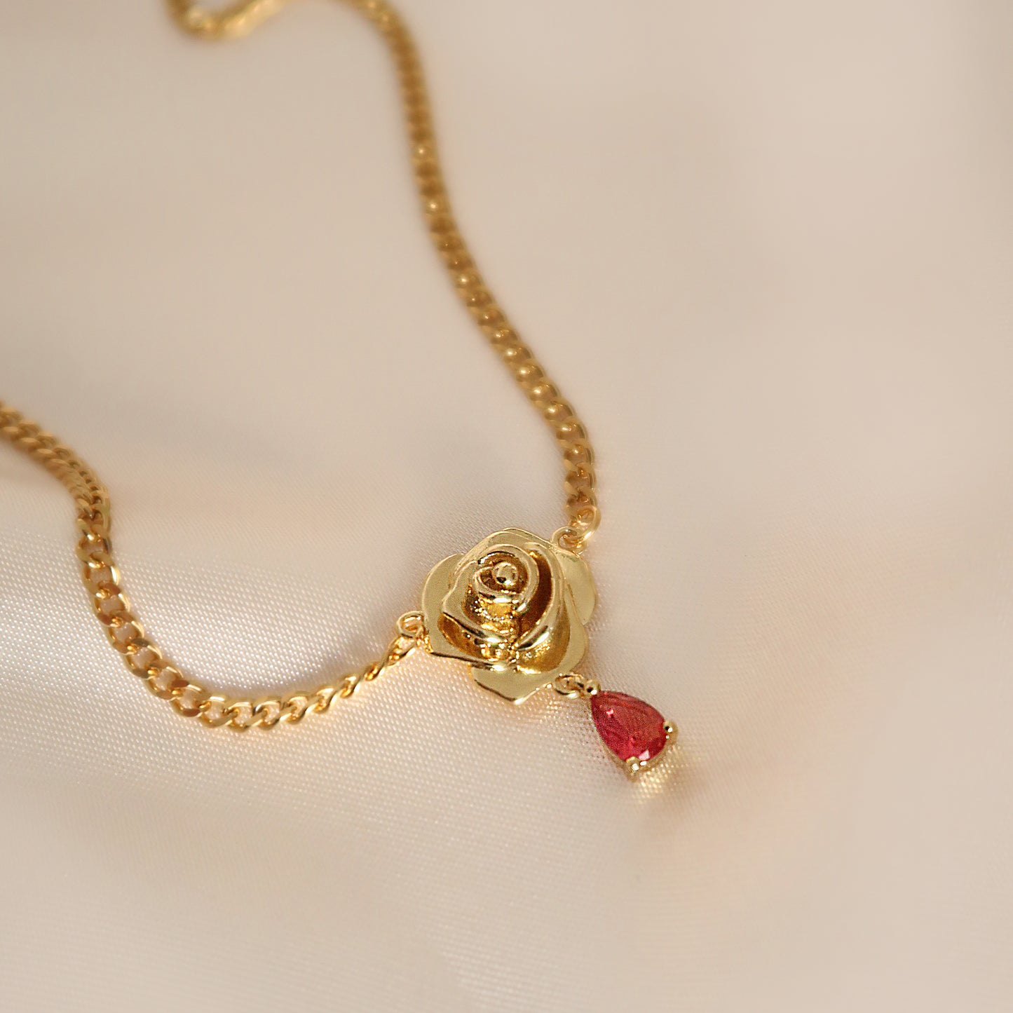 Колие "Red Rose Tear"