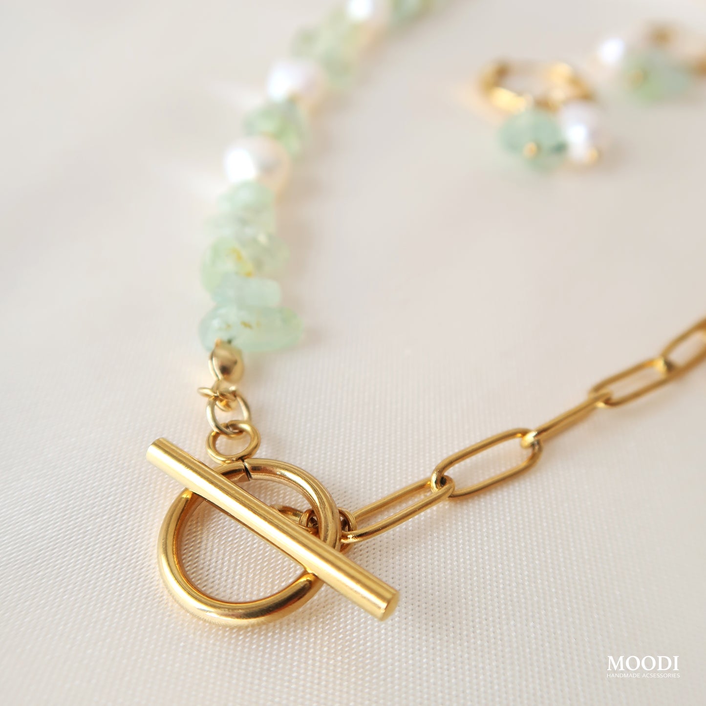 Колие "Paola" с естествени камъни Пренит