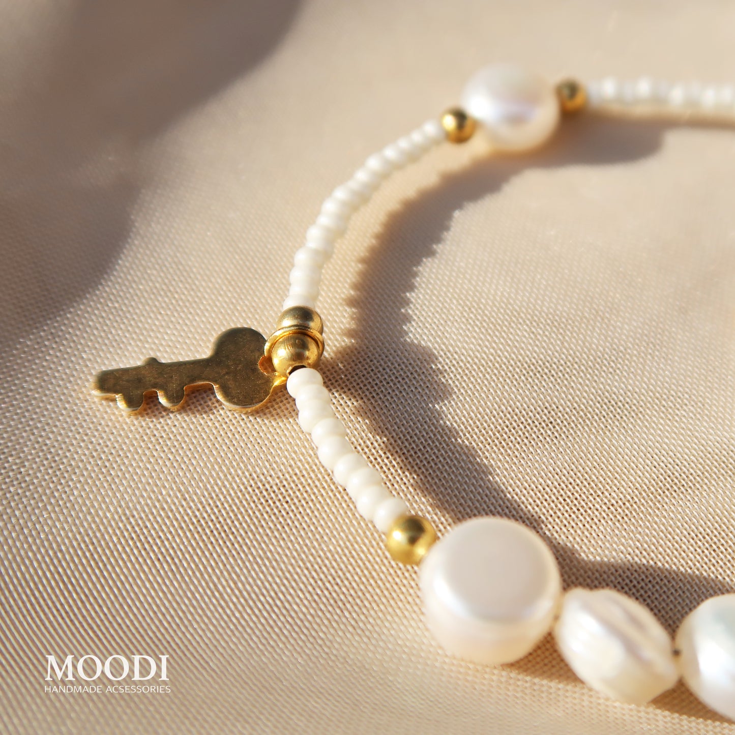 Гривна "Lora" - Key